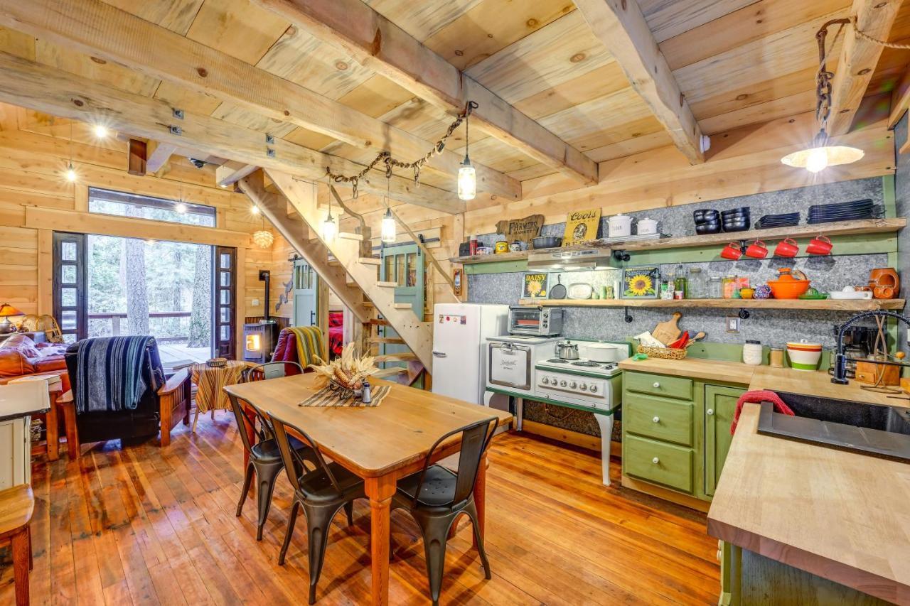 Enchanting Creekside Cabin Near Kings Canyon Park! Badger Eksteriør billede