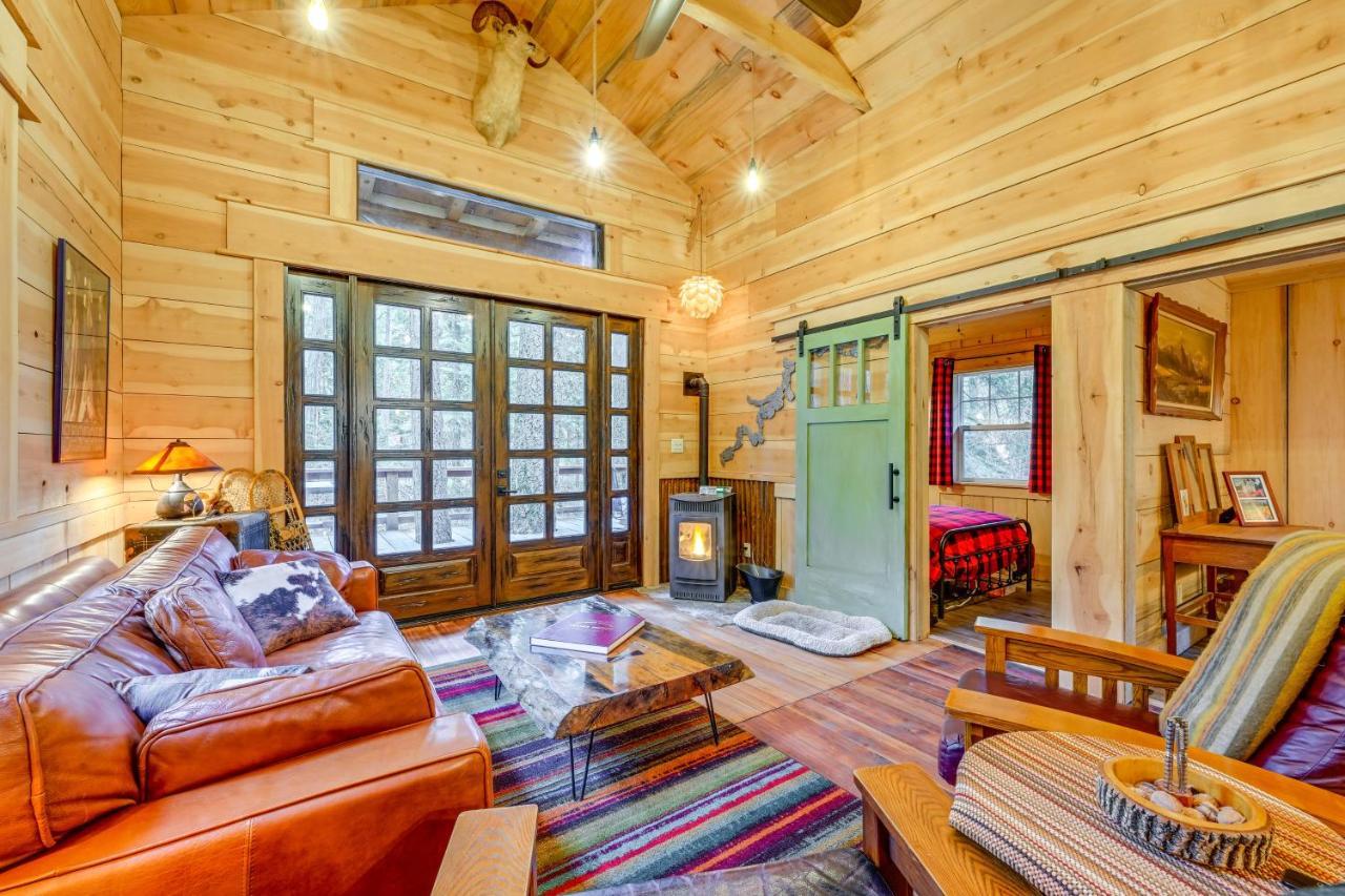 Enchanting Creekside Cabin Near Kings Canyon Park! Badger Eksteriør billede