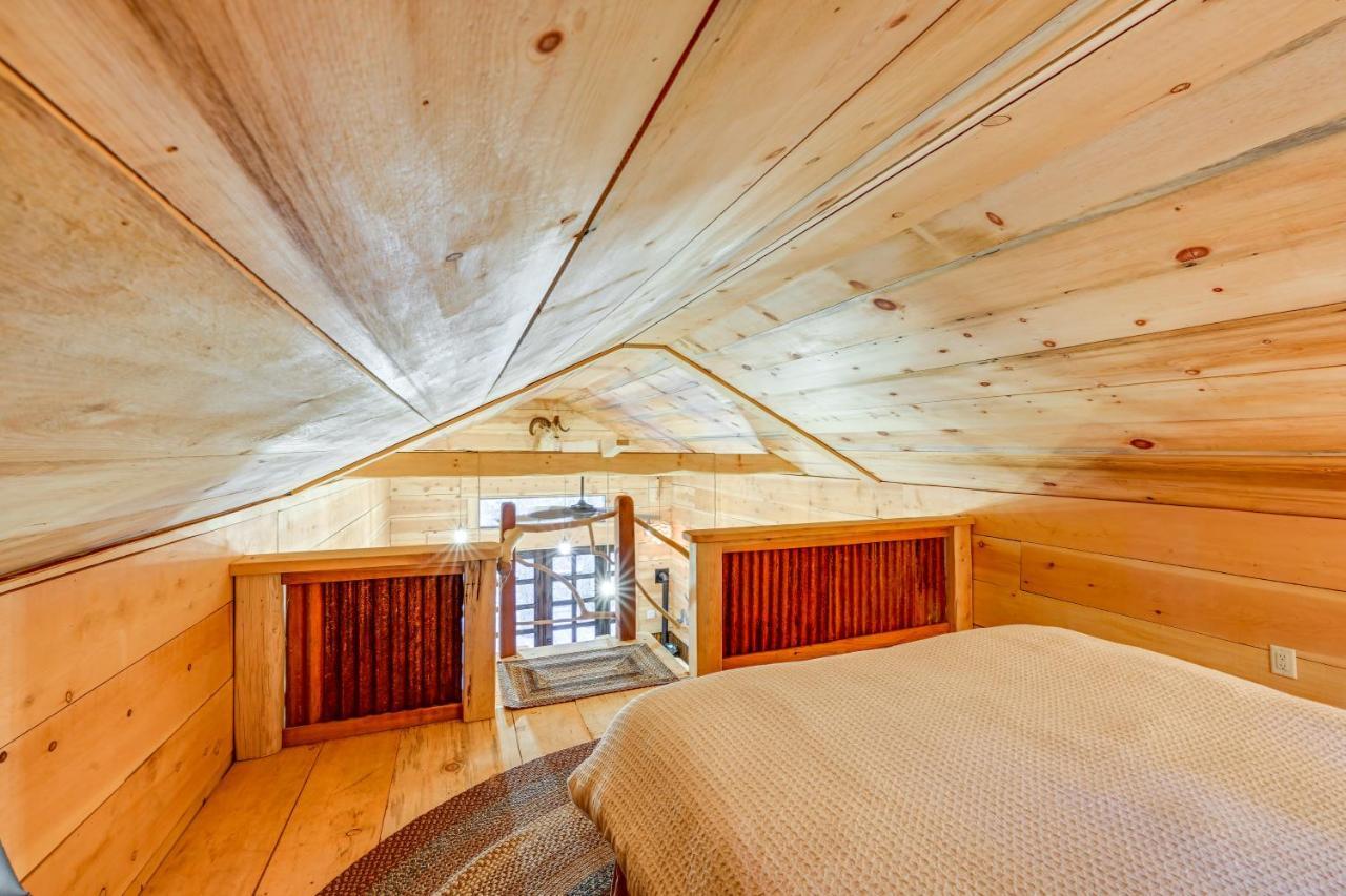 Enchanting Creekside Cabin Near Kings Canyon Park! Badger Eksteriør billede